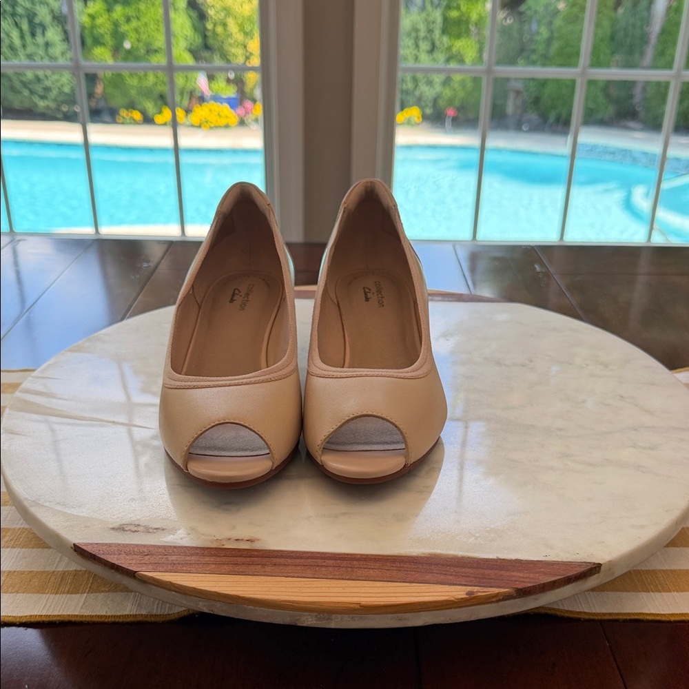 Women's Peep-Toe Wedge Pumps in Nude